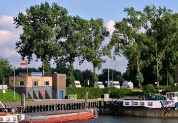 Camperplaats Rijnhaven - Foto 5