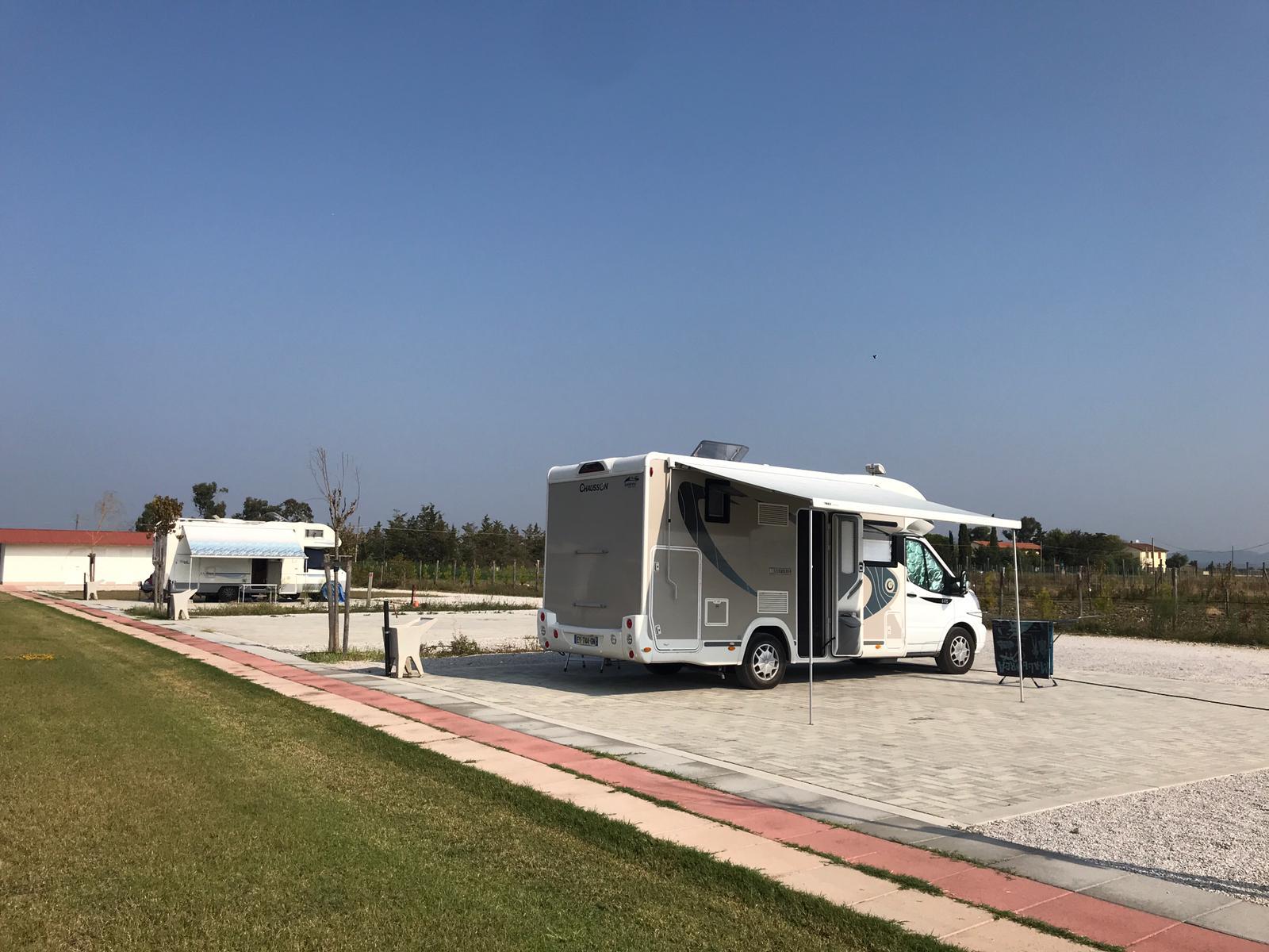 Agricampeggio Vento Etrusco piazzole ,area sosta per camper e roulotte ,alloggi di Glamping Safari - Foto 3