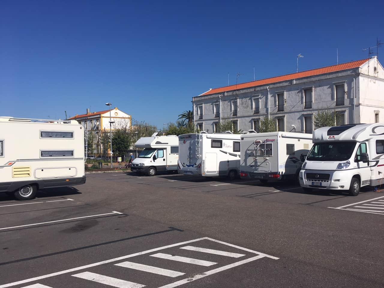 Free parking for motorhomes – 2 spaces - Foto 5