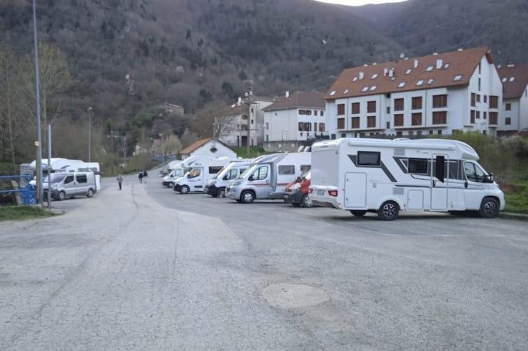 Área de autocaravanas de Isaba - Foto 7