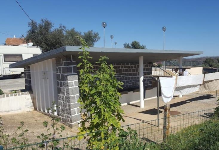 Área de Autocaravanas Alferce - Foto 6