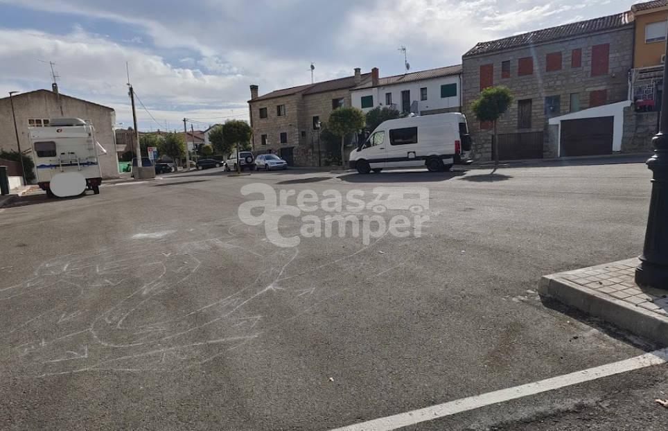 Area de autocaravanas Navalperal de Pinares - Foto 2