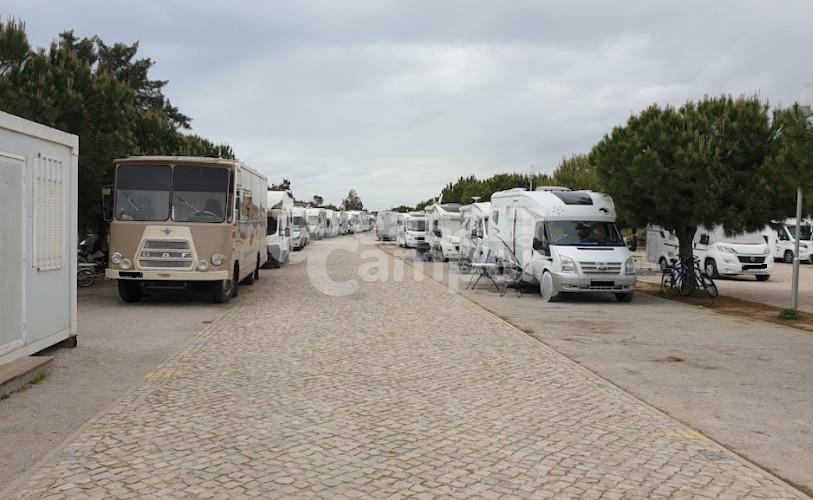 Tu parada en Manta - Overlander parking Motorhome - Foto 6