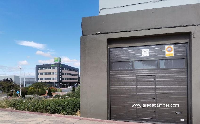 AJ repair caravaning