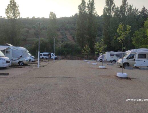 Área de Autocaravanas Privada Bodega Bach - Foto 2