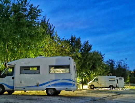 Área de Autocaravanas del Encinar - Foto 6