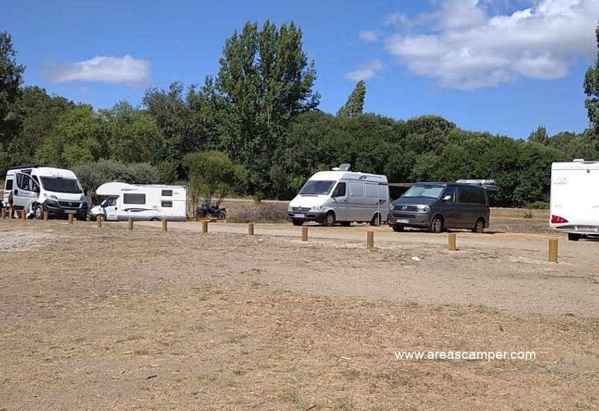 Area Autocaravanas Playa Corneira