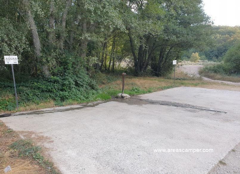 Area Autocaravanas Playa Corneira - Foto 5