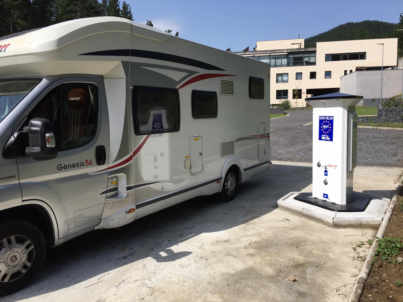 Área De Autocaravanas Wolfhagen - Foto 3