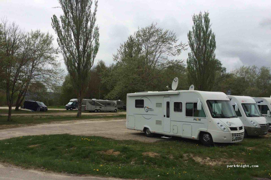 Heudicourt - camping car park - Foto 4