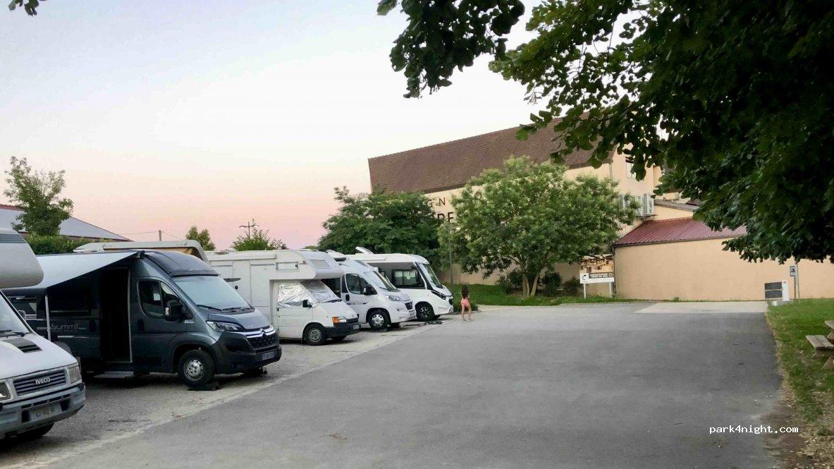 Aire de camping-Car des Vignerons des Terres Secrètes - Foto 4