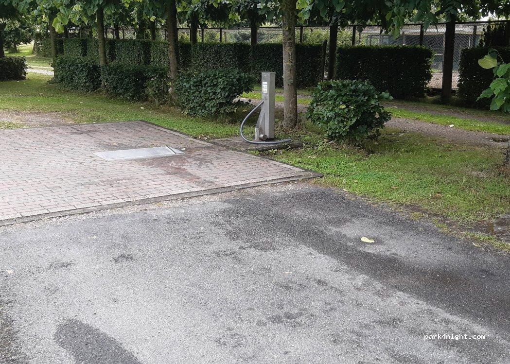 Wohnmobilstellplatz am Schloss Erbhof - Foto 3