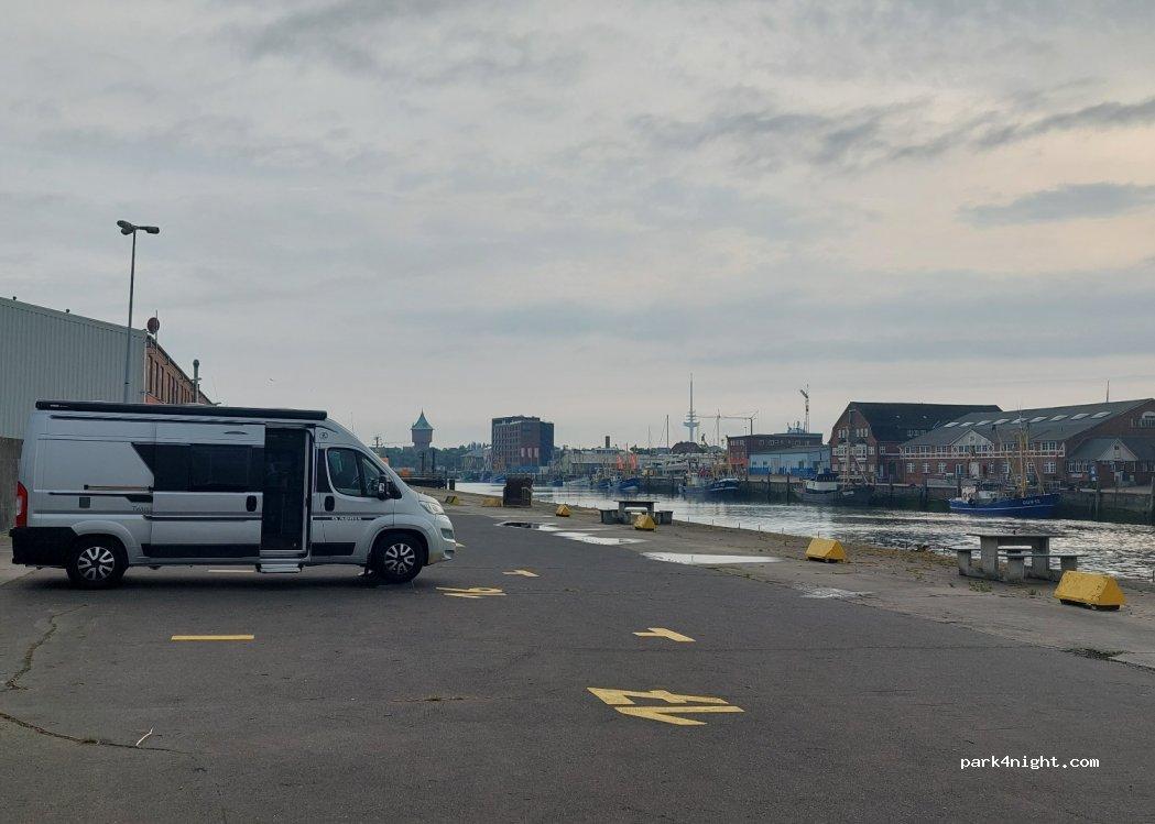 Wohnmobilstellplatz zur Schleuse - Foto 2