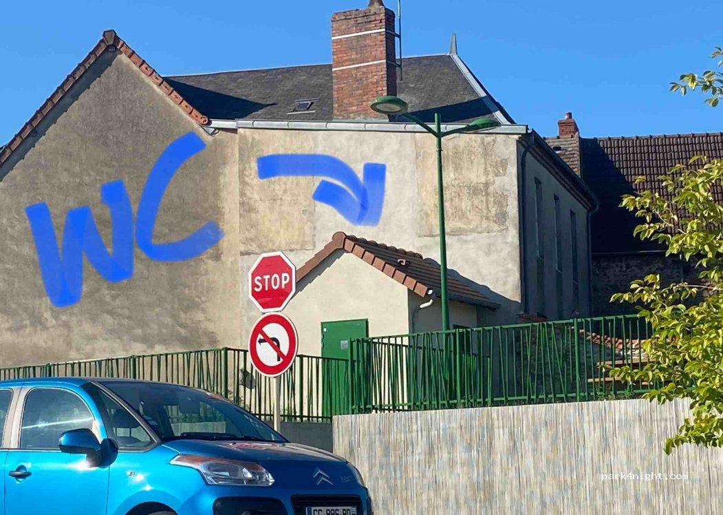 Aire de camping-car MONTMARAULT - Foto 3