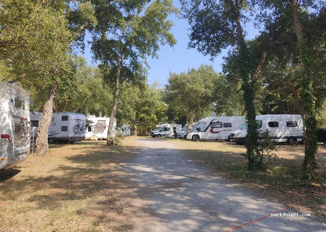 AIRE DE CAMPING-CARS MUNICIPALE DE MOLIETS-ET-MAA - Foto 7