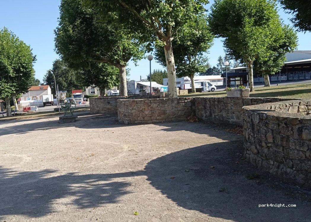 Aire de camping-car VALENCE D'ALBIGEOIS - Foto 5