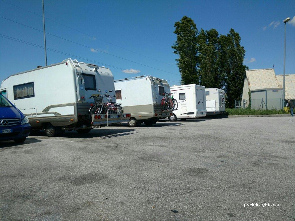 Area camper carico/scarico. limenella