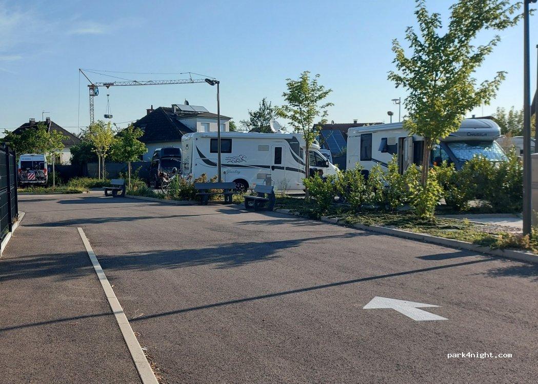 Aire d'accueil pour camping-cars - Foto 7