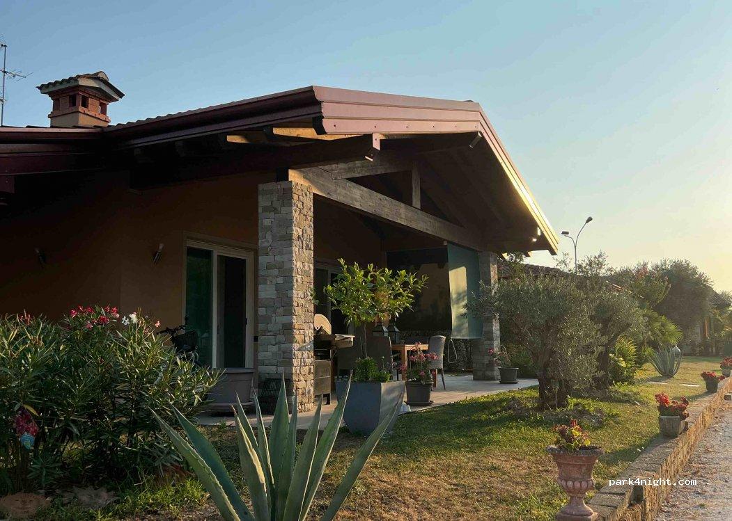 Camper Parking Area - The Beach - Desenzano Del Garda - Foto 5