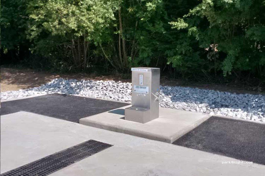 Aire de camping car La Salvetat sur Agout - Foto 4