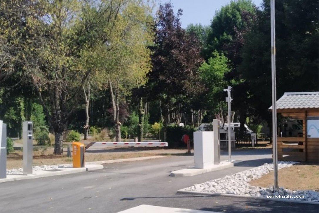 Aire de camping car La Salvetat sur Agout - Foto 3