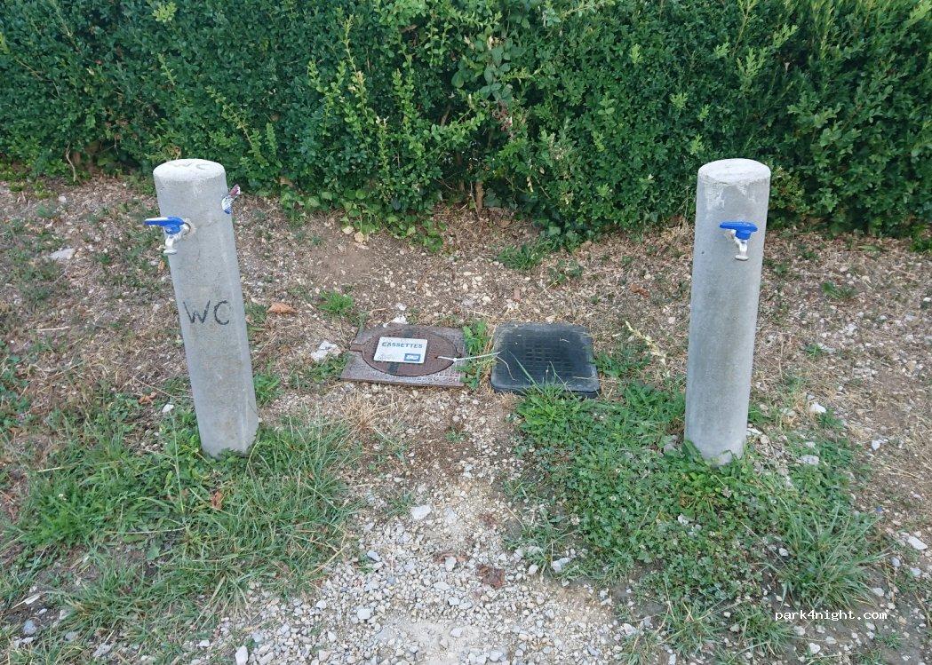 Aire de camping-car Luzech - Foto 5