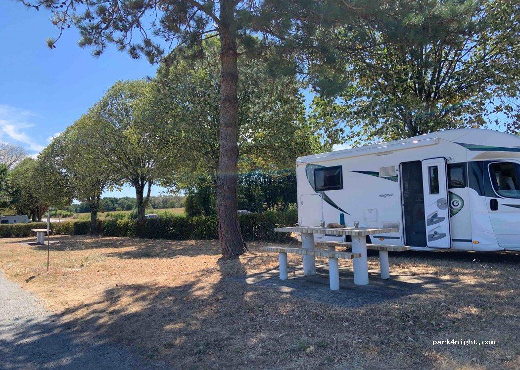 Aire de camping-car BOISME - Foto 3