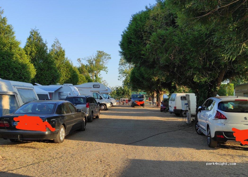 Aire privée pour camping-cars - Foto 4