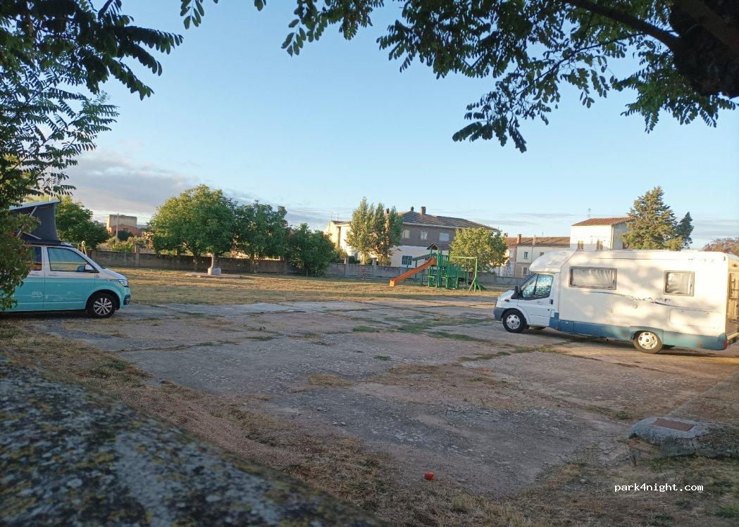 Área de Estacionamiento de Autocaravanas de Sasamón - Foto 3