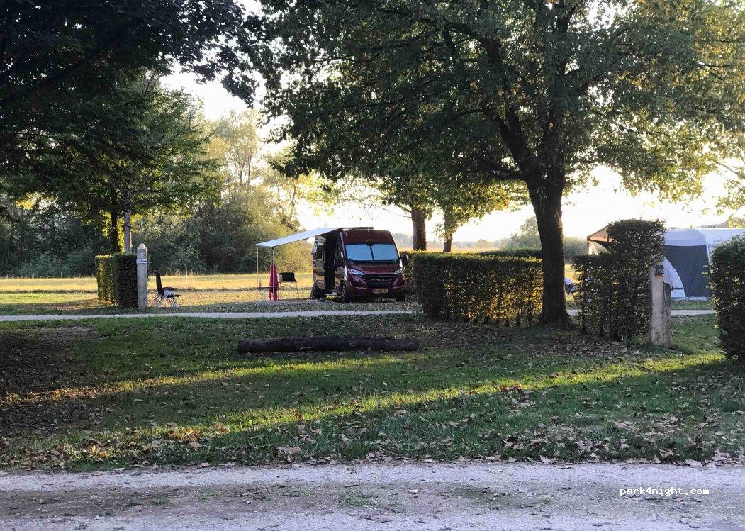 aire de services et stationnement camping car 70190 Cromary - Foto 3