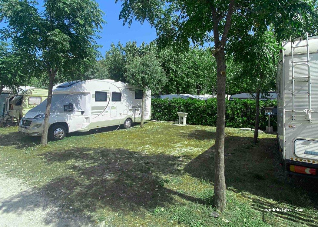 Area di sosta per camper 64026 Roseto degli Abruzzi TE - Foto 3