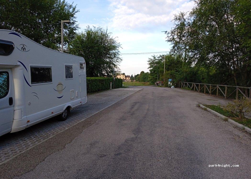 Area Camper Capriva del Friuli - Foto 4