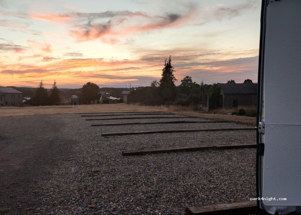 Área autocaravanas Manzanal de Arriba