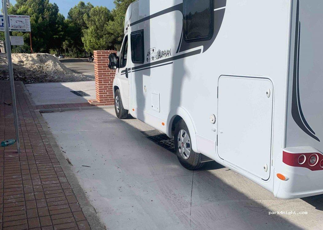 Área de servicio para auto caravanas - Foto 4