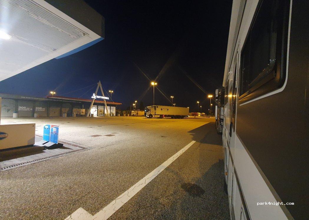 Area Sosta Camper 15040 Occimiano AL - Foto 3