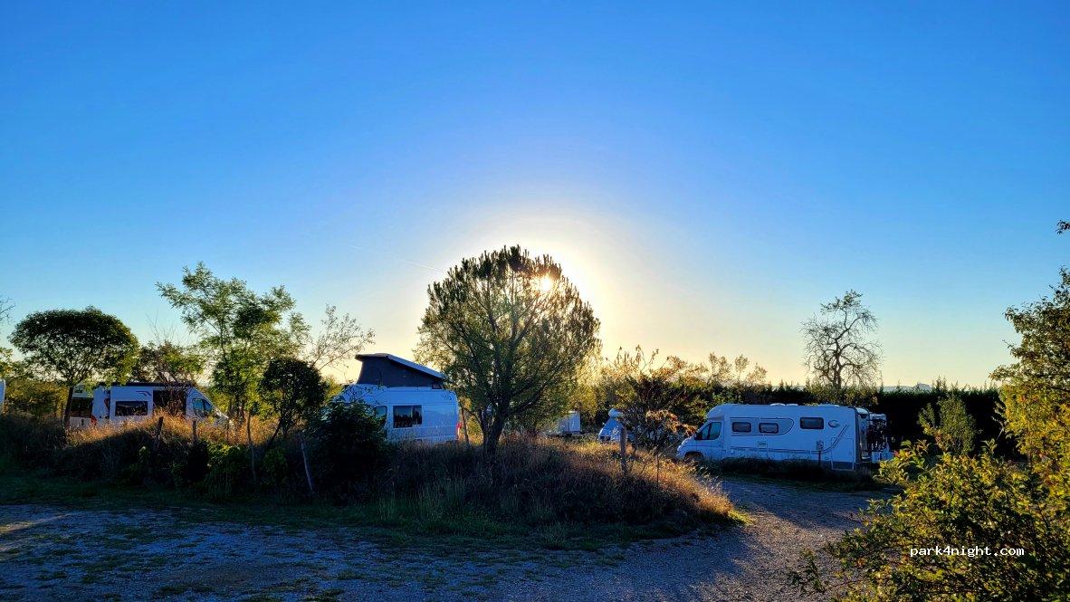 Aire camping car de La Ferme Théâtre - Foto 2