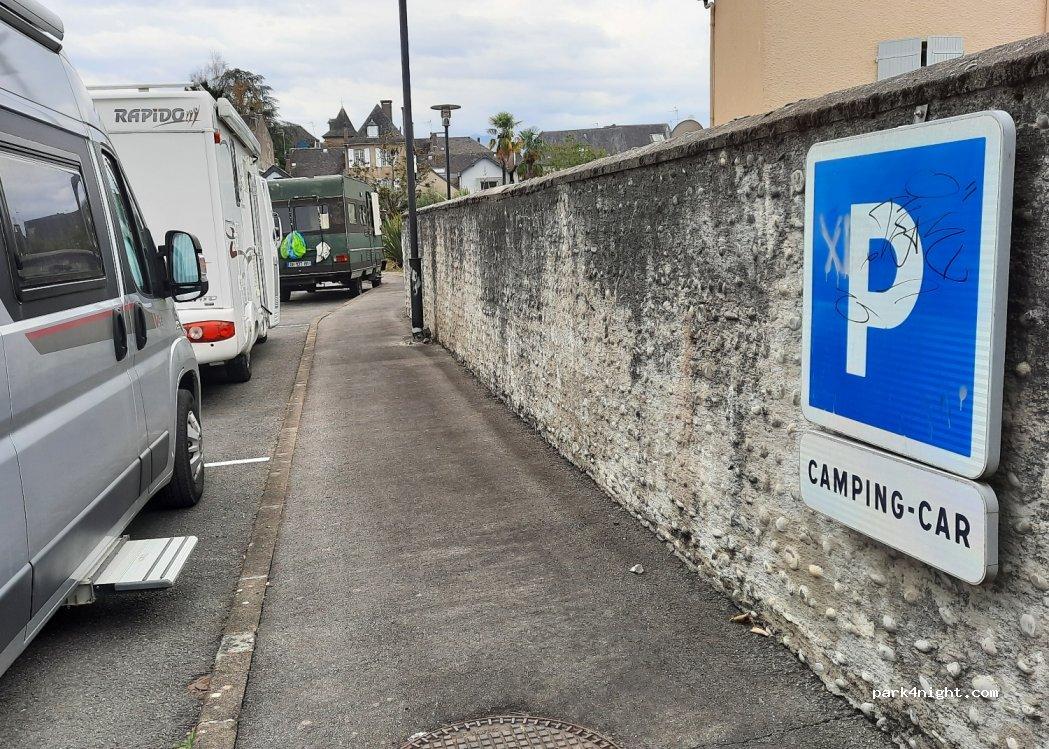 Aire pour camping-cars 64400 Oloron-Sainte-Marie - Foto 6