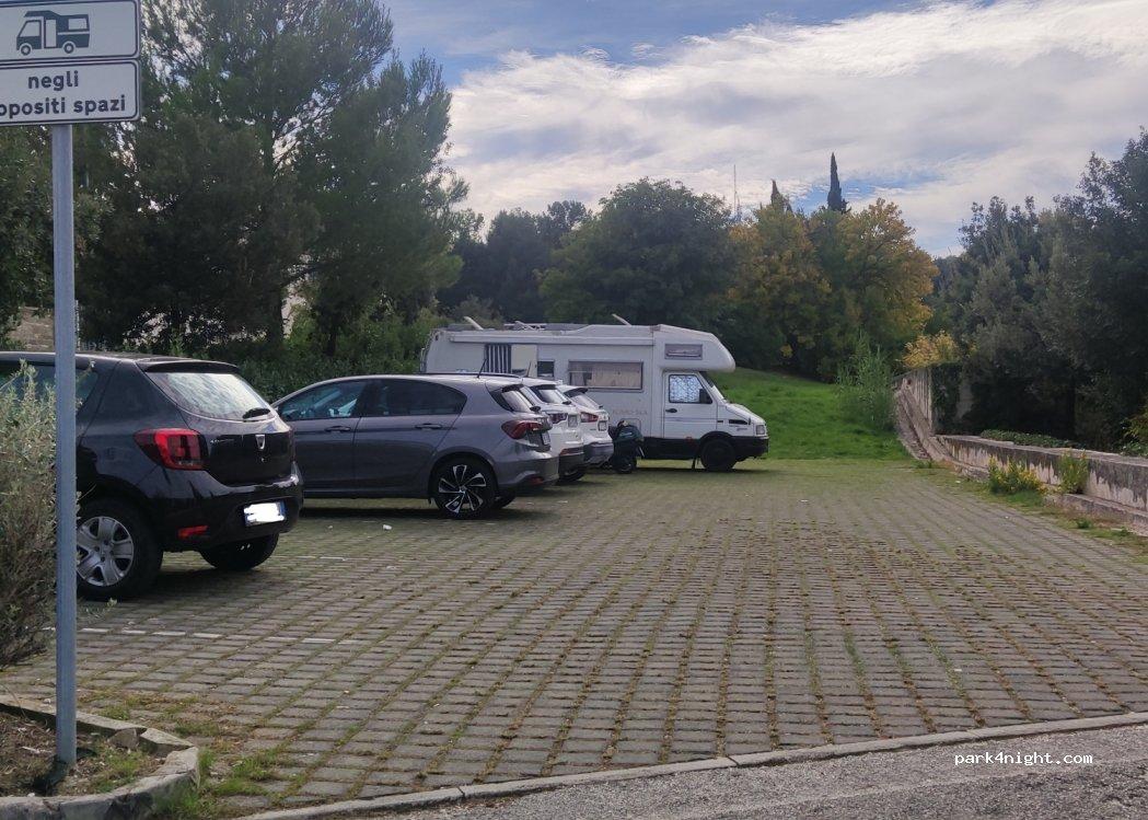 Camper Parking Area Storage Posatora - Foto 2