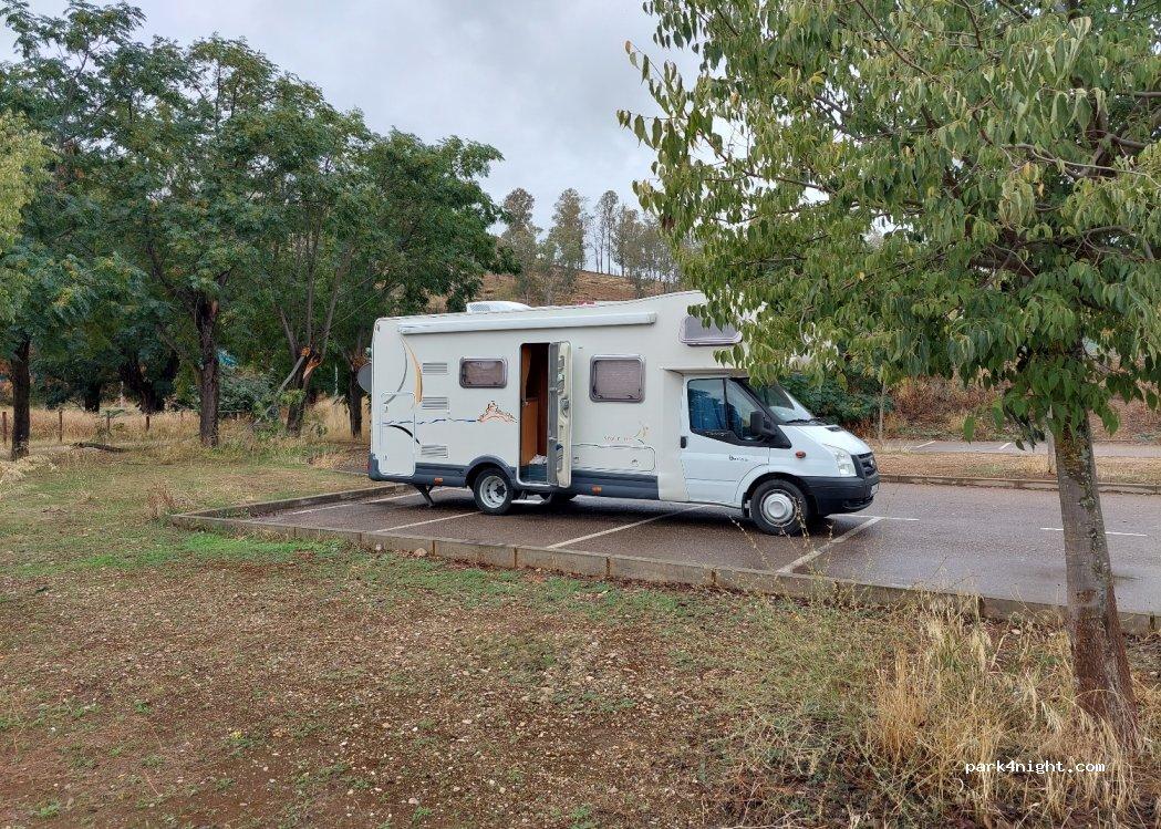 Área de Autocaravanas Ocho Badajoz - Foto 5