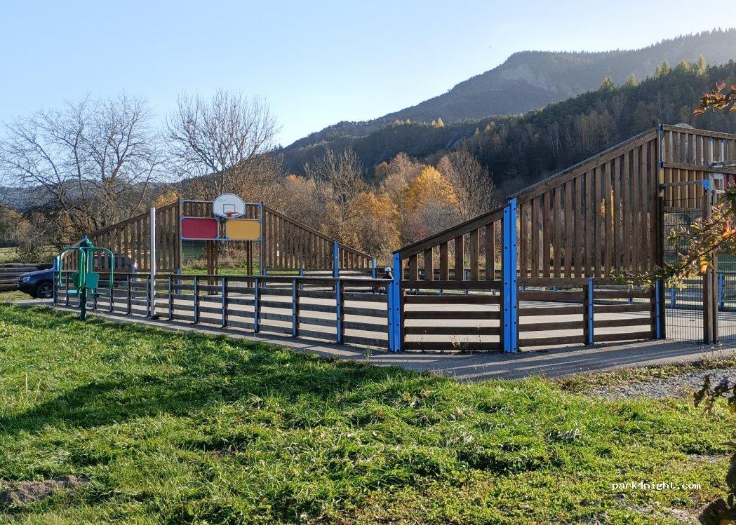 Aire camping-car Selonnet - Foto 2