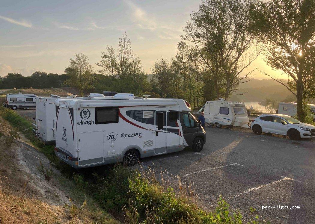 Aire camping-car Carcassonne - Foto 2