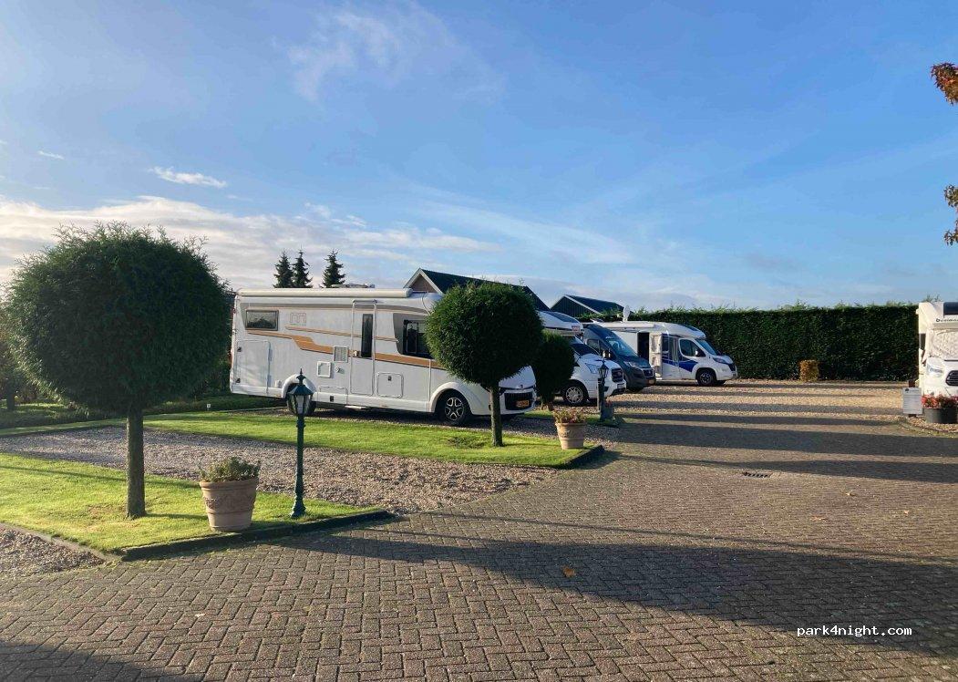 Camperplaats Aan Het Dorp - Foto 2