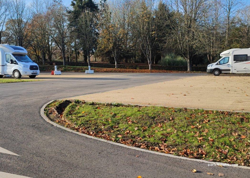 Nozay aire pour Camping-Cars [RESEAU AIRESERVICES] - Foto 2