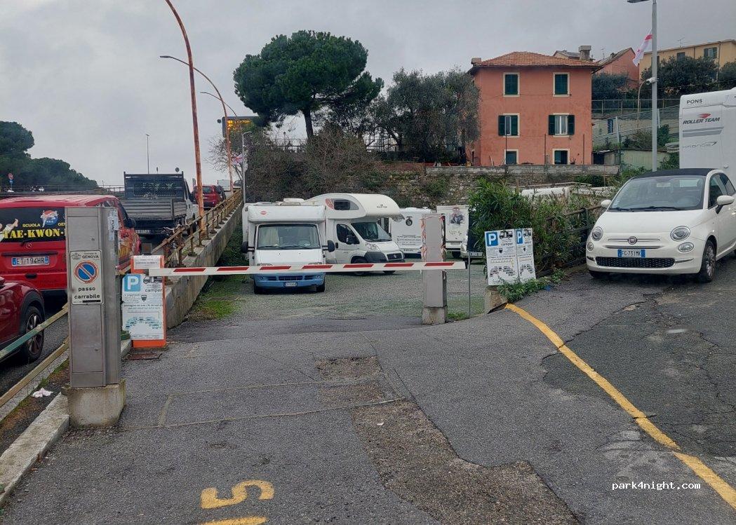 Area Sosta Camper a Genova di Pons Camper E Caravan - Foto 2