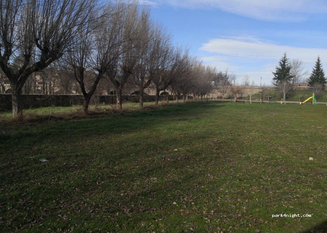 Área de autocaravana Piscina Natural Río Tormes