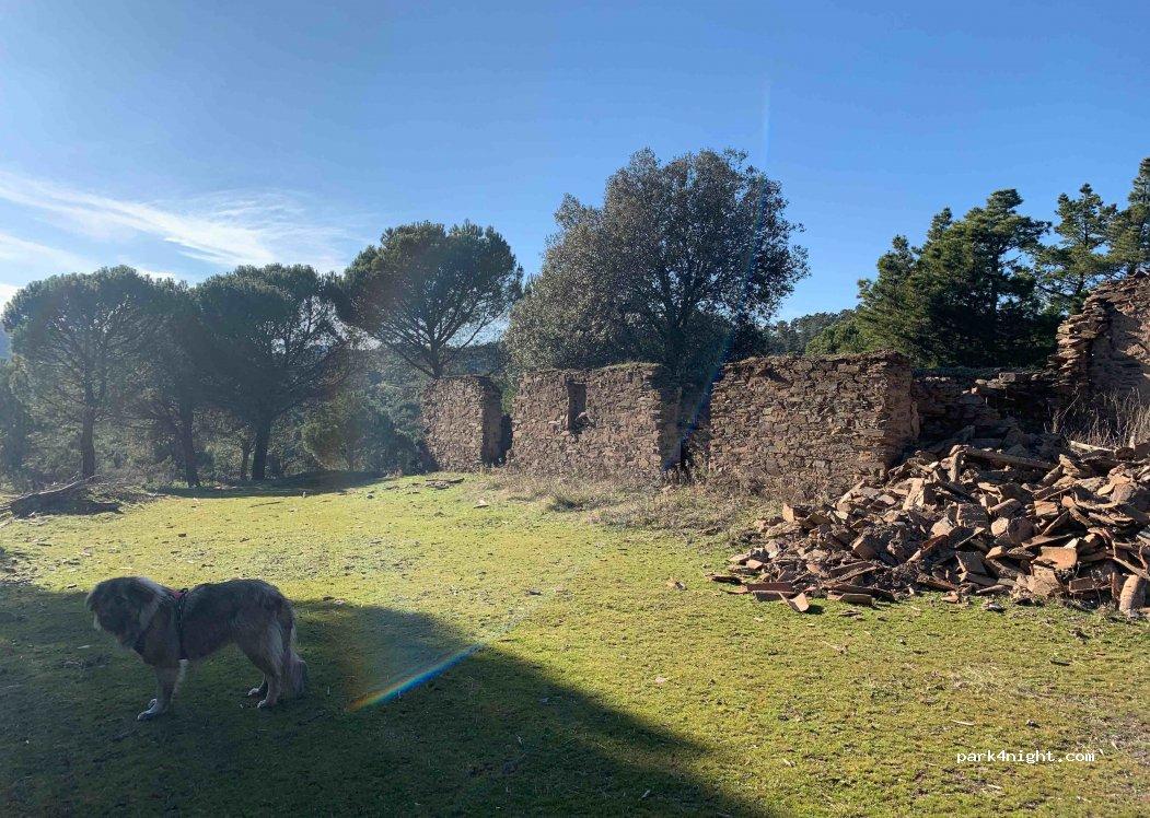 Área privada de autocaravanas - Foto 5