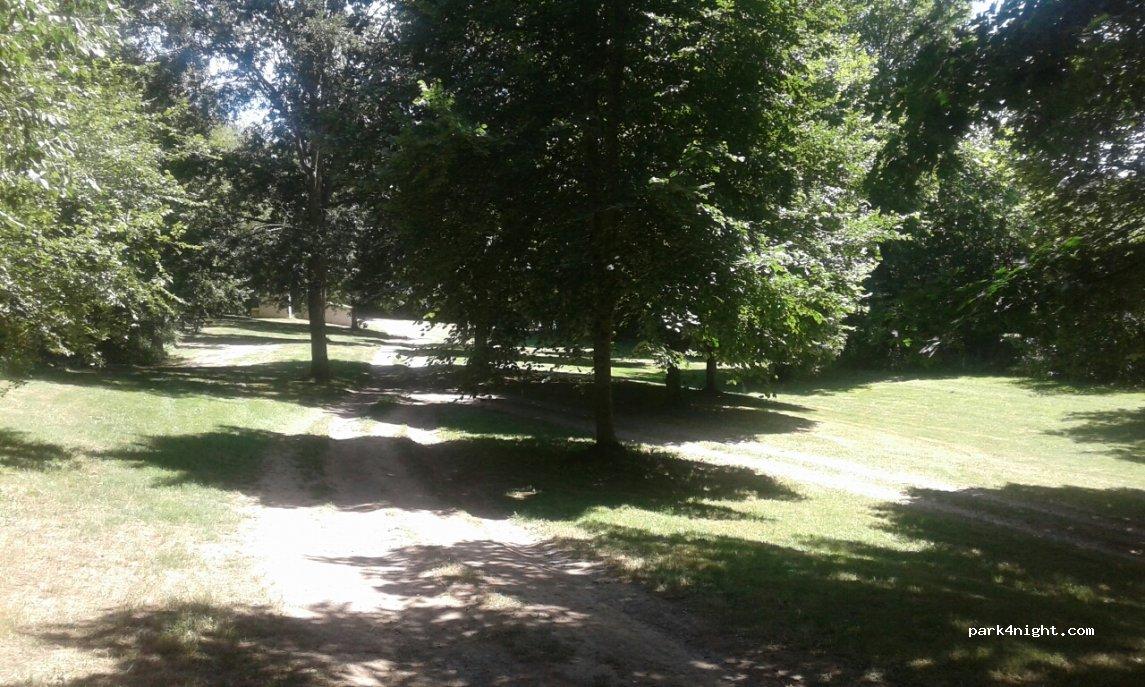 Aire de camping-car BEAUPREAU A MAUGES - Foto 6