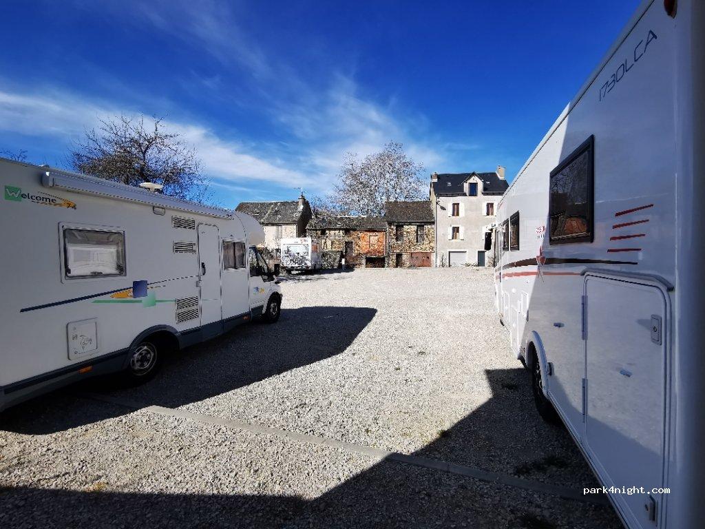 Aire Camping Car Municipal - Sauveterre de Rouergue - Foto 7