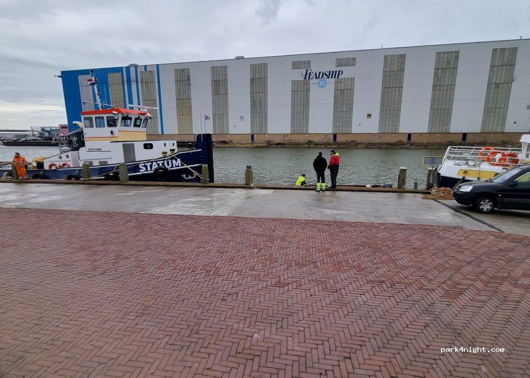 Camperplaats Parking Makkum - Foto 7