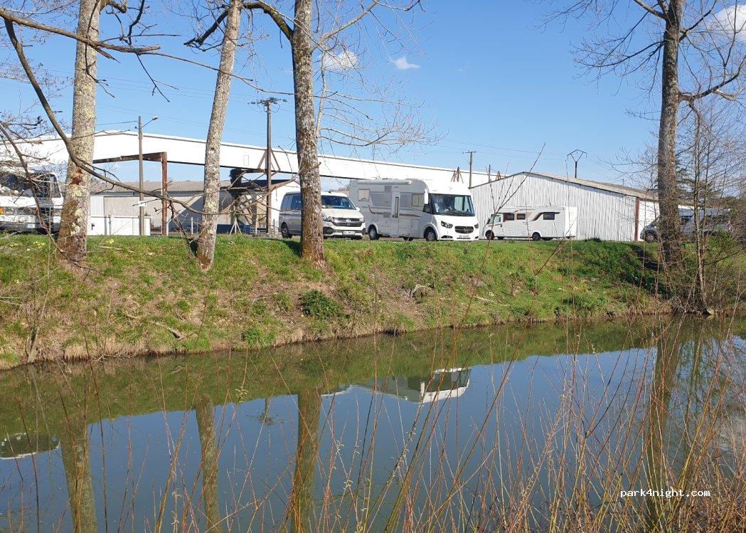 Aire de camping car HAGETMAU - Foto 2